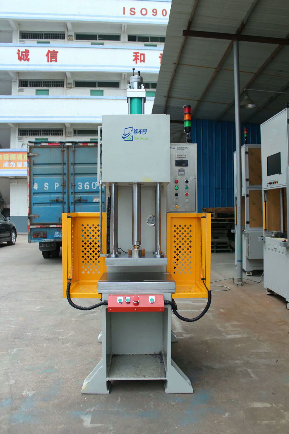 落地式油壓機(jī) 落地式油壓機(jī)