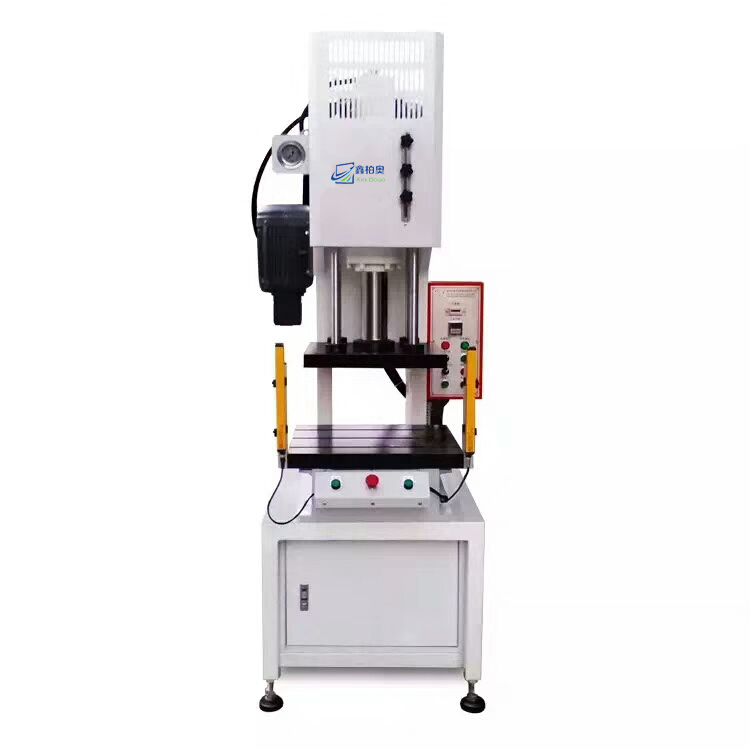 �������͉��C